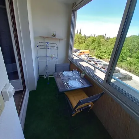 Apartment Balcon Proche Hypercentre De Narbonne